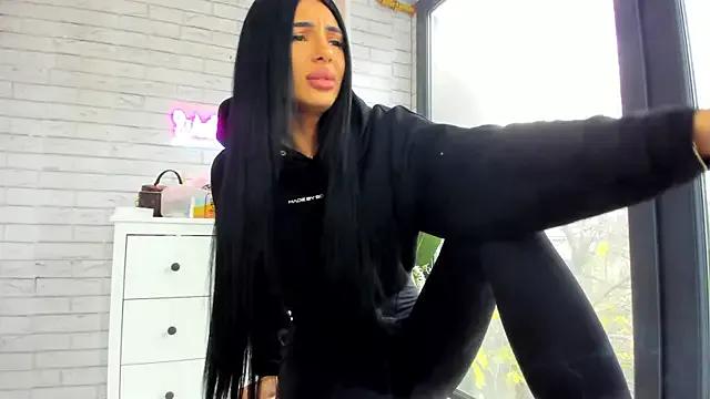 Britney_Charm_ — Orgasmic #Squirt ! Shaking cumshow! domi