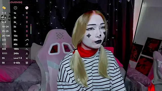 ElswythCovil — deep suck 2 fingers with ur cum