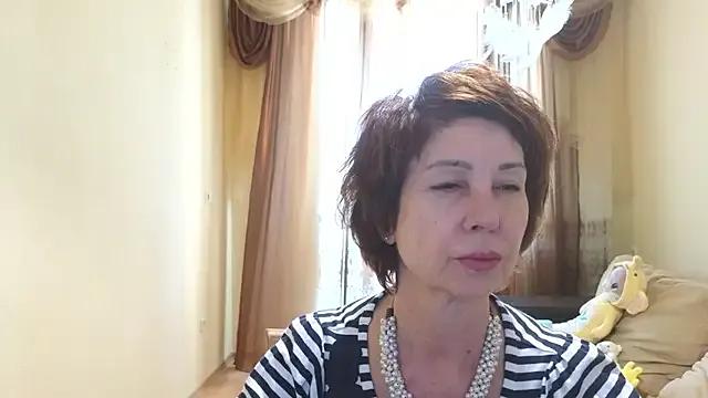 Kelly_Fleur — Feel my kiss!