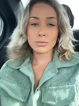 petrouchkaaa_ — TOPLESS & OIL BOOBS & PINCE TTON